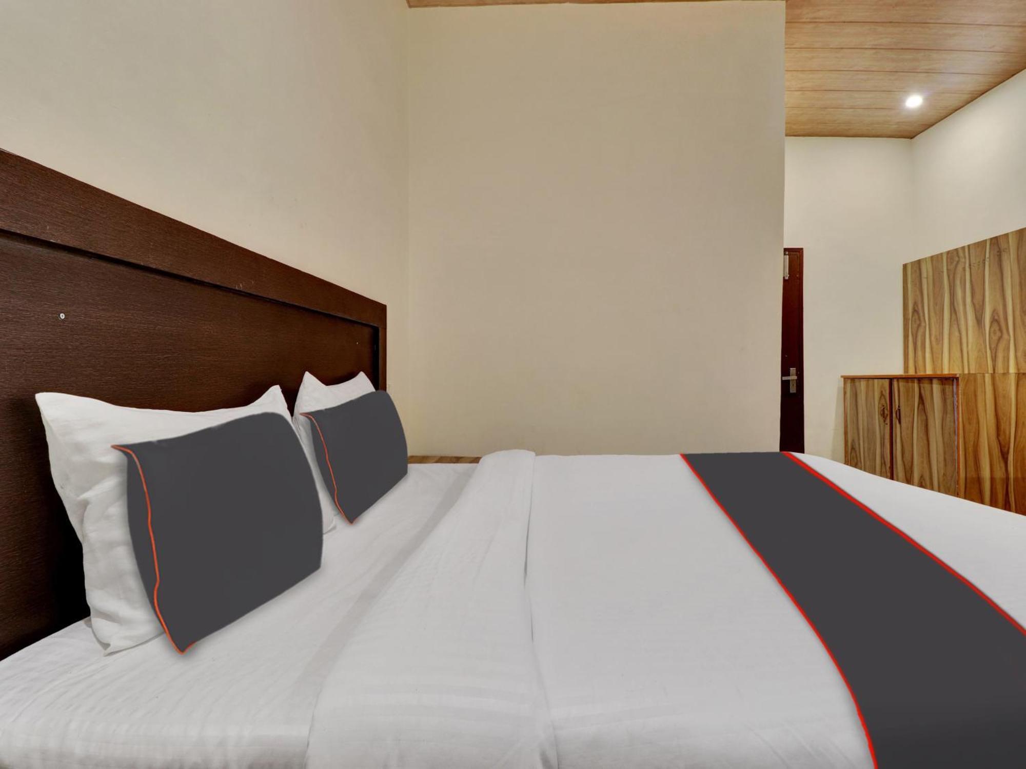 Collection O Shiv Sutra Resorts, Массури Экстерьер фото